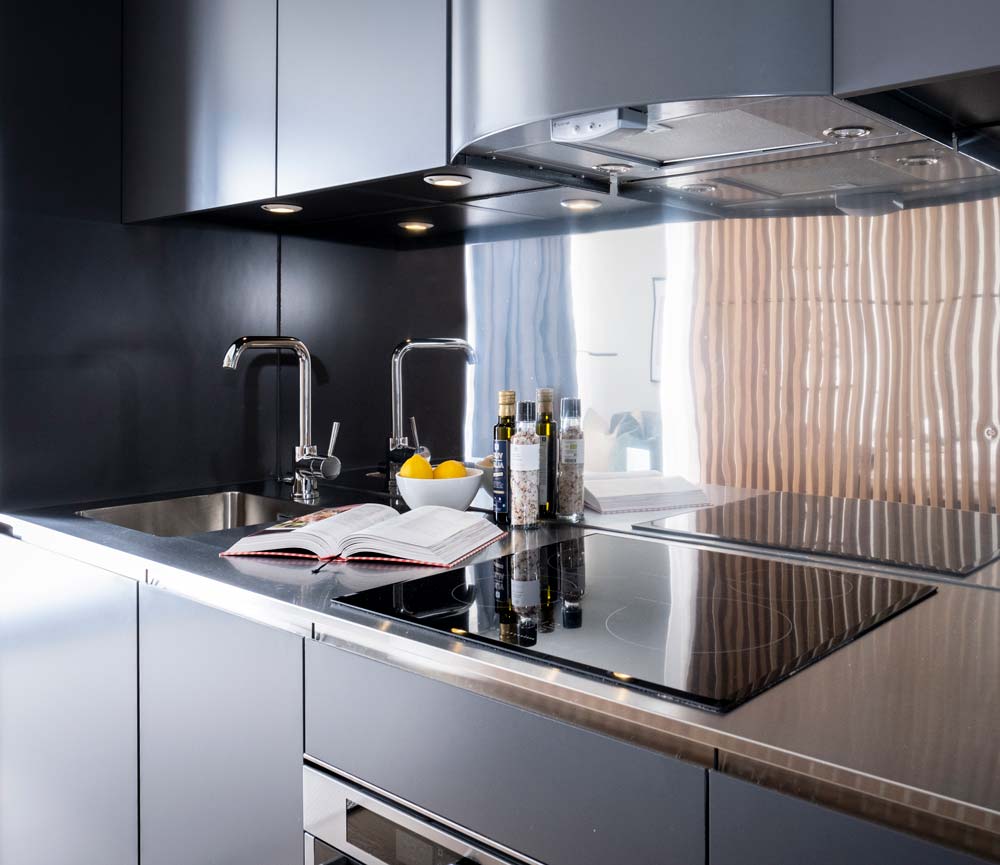 The kitchen at the hotel in Järfälla