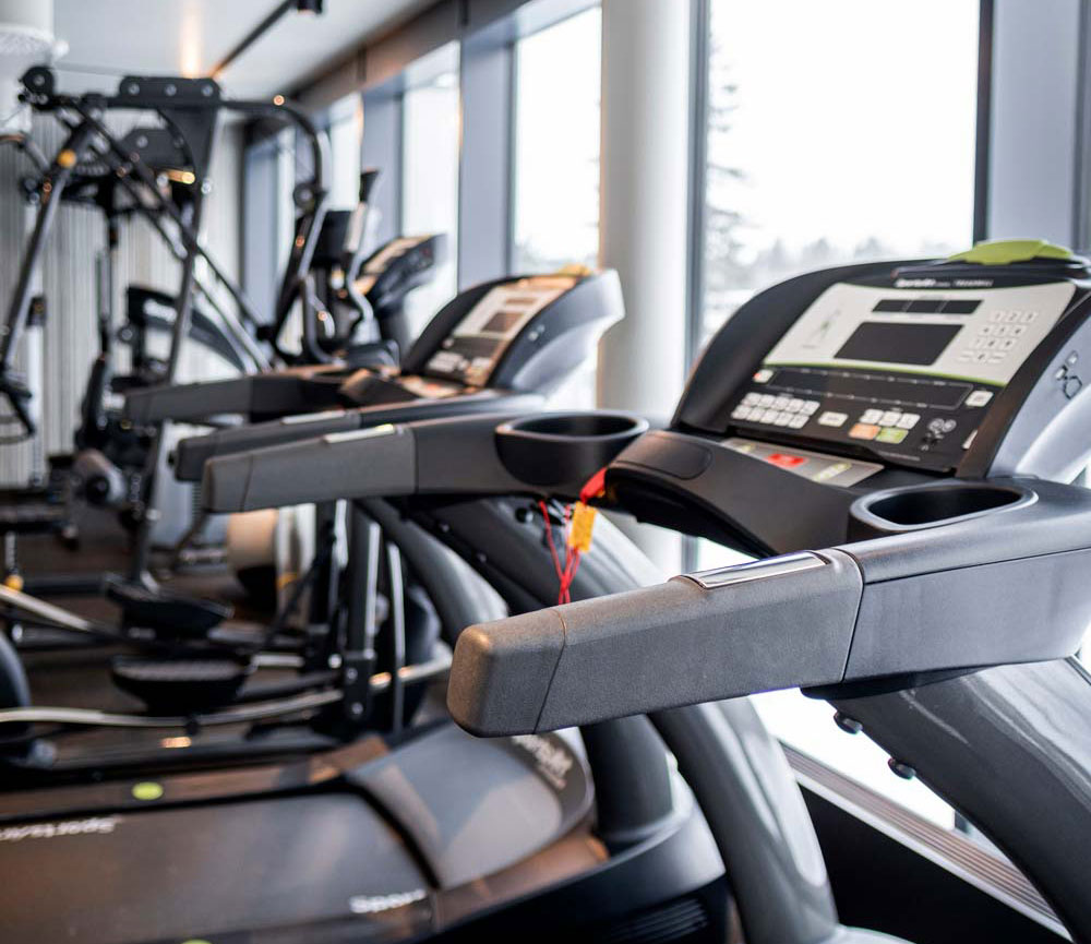 Löpband i fitnesscenter hos hotellet i Järfälla